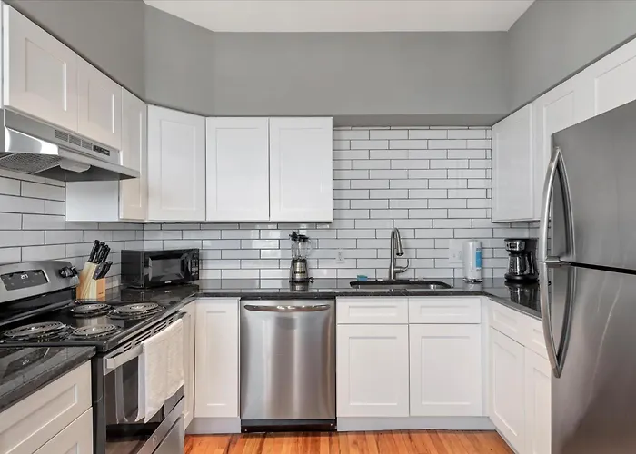 Amazing Recently Rehabbed Stl Unit In Prime Soulard Location 713A